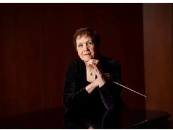Linda Tedford, Artistic Director, Founder, and Conductor of the Susquehanna Chorale