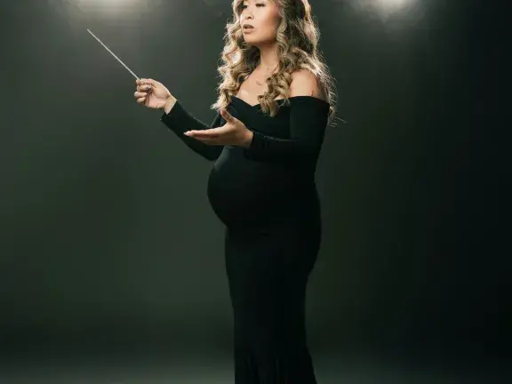 Marie conducting