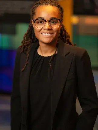 Ariel Alvarado Headshot