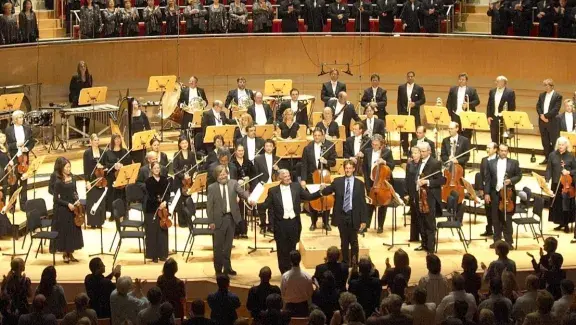 John Alexander with Pacific Chorale and Pacific Symphony