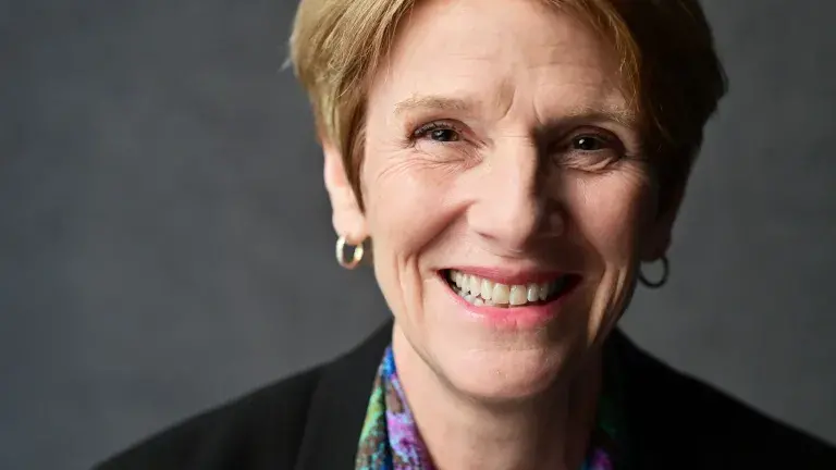Catherine Dehoney headshot